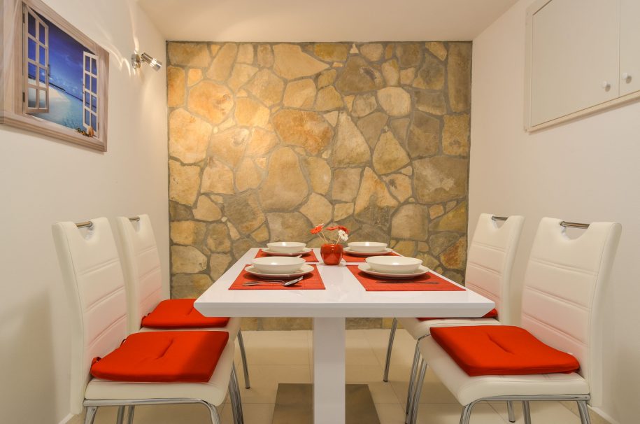 riva-dining-area-01