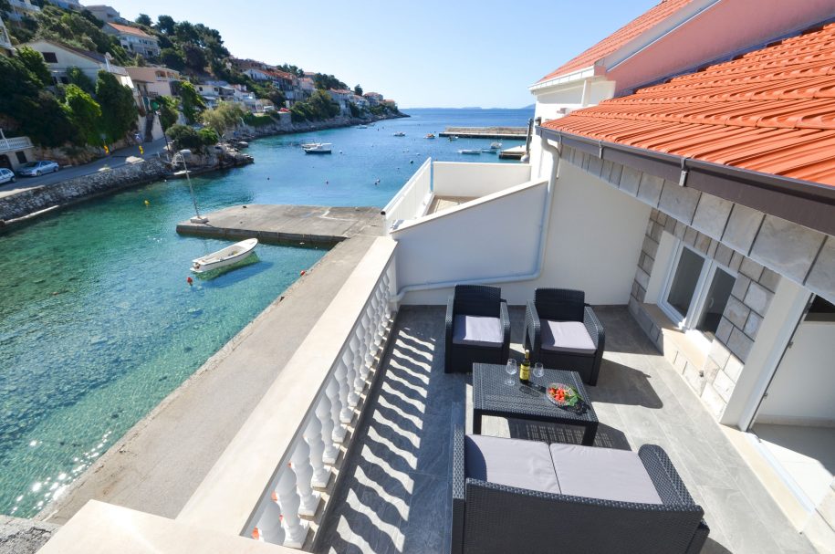 riva-terrace1-02