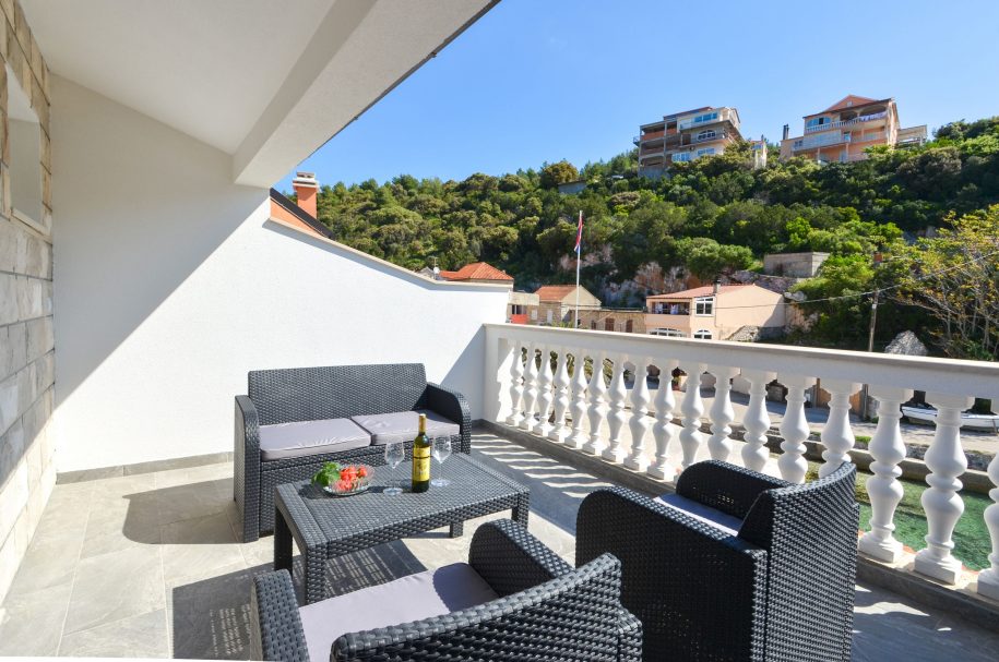 riva-terrace1-05